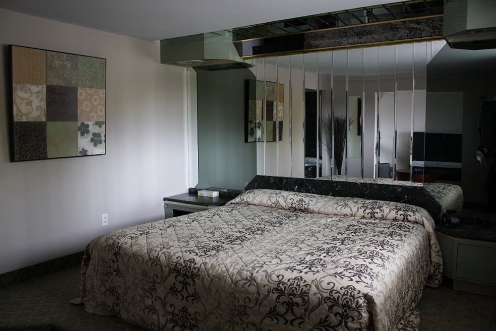 Grand Motel Saint-Hubert Longueuil Εξωτερικό φωτογραφία