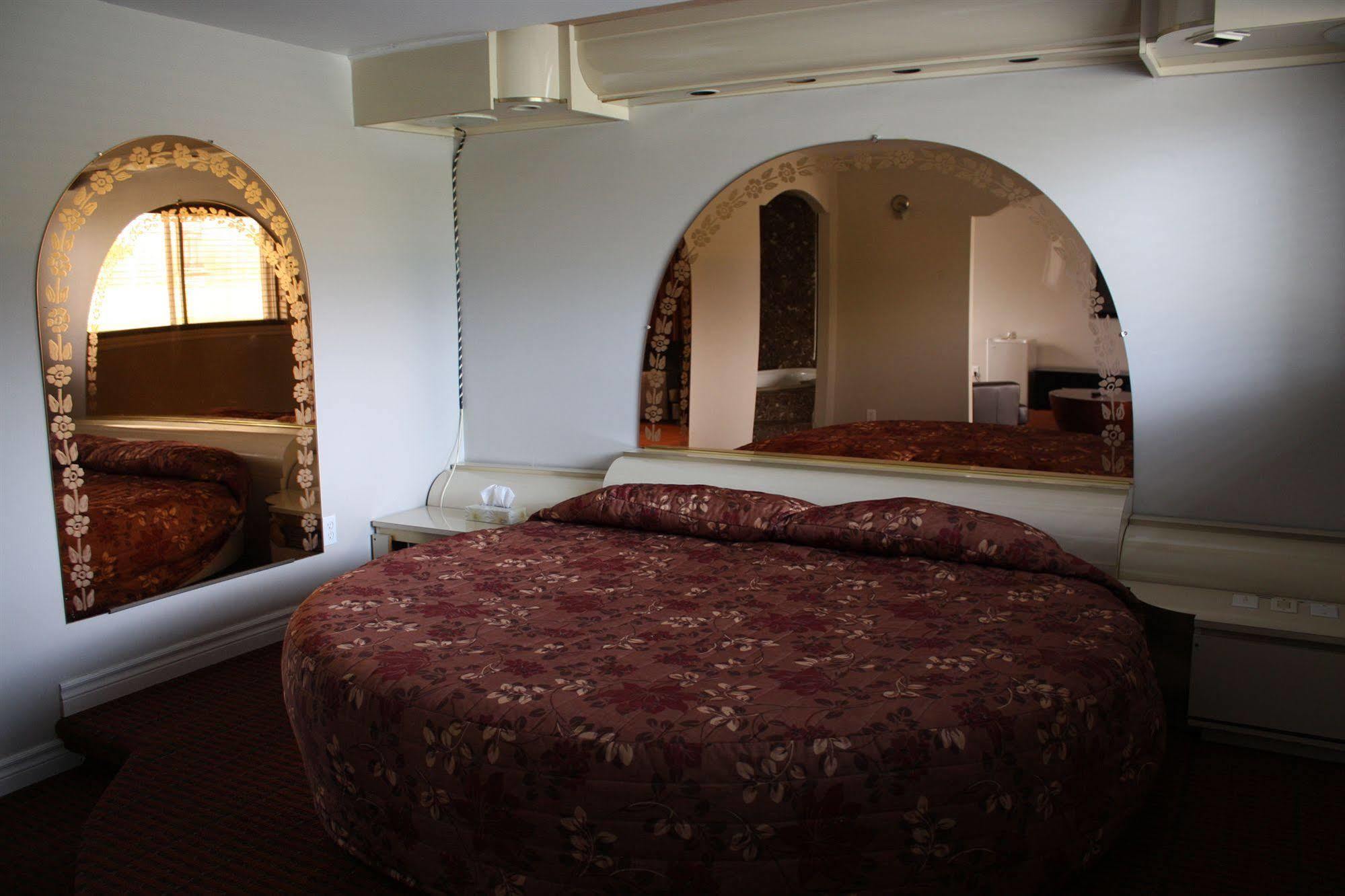 Grand Motel Saint-Hubert Longueuil Εξωτερικό φωτογραφία