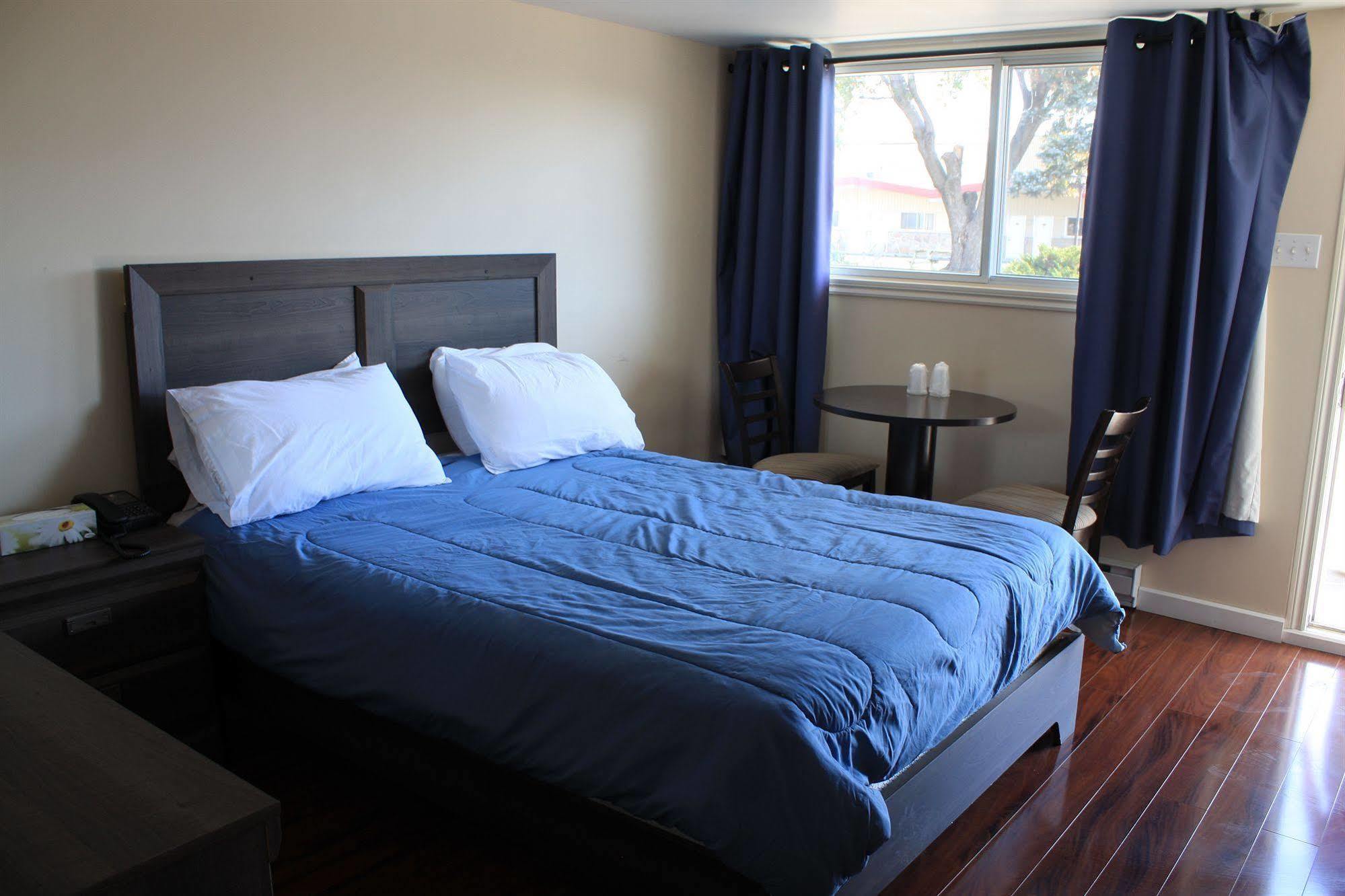 Grand Motel Saint-Hubert Longueuil Εξωτερικό φωτογραφία