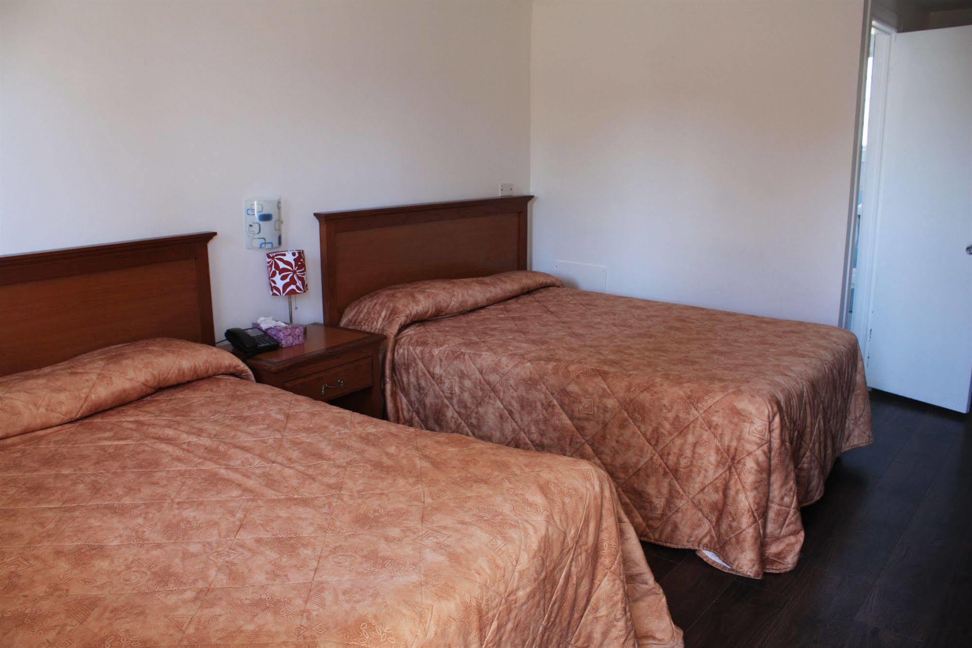 Grand Motel Saint-Hubert Longueuil Εξωτερικό φωτογραφία