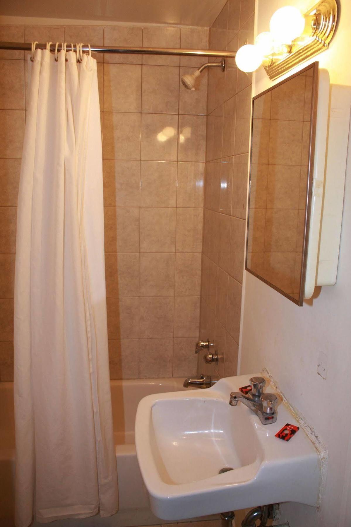 Grand Motel Saint-Hubert Longueuil Εξωτερικό φωτογραφία