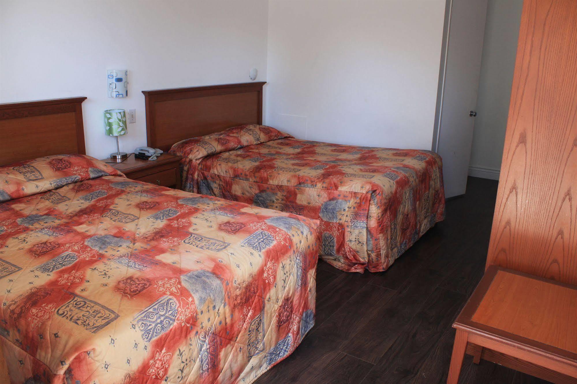 Grand Motel Saint-Hubert Longueuil Εξωτερικό φωτογραφία