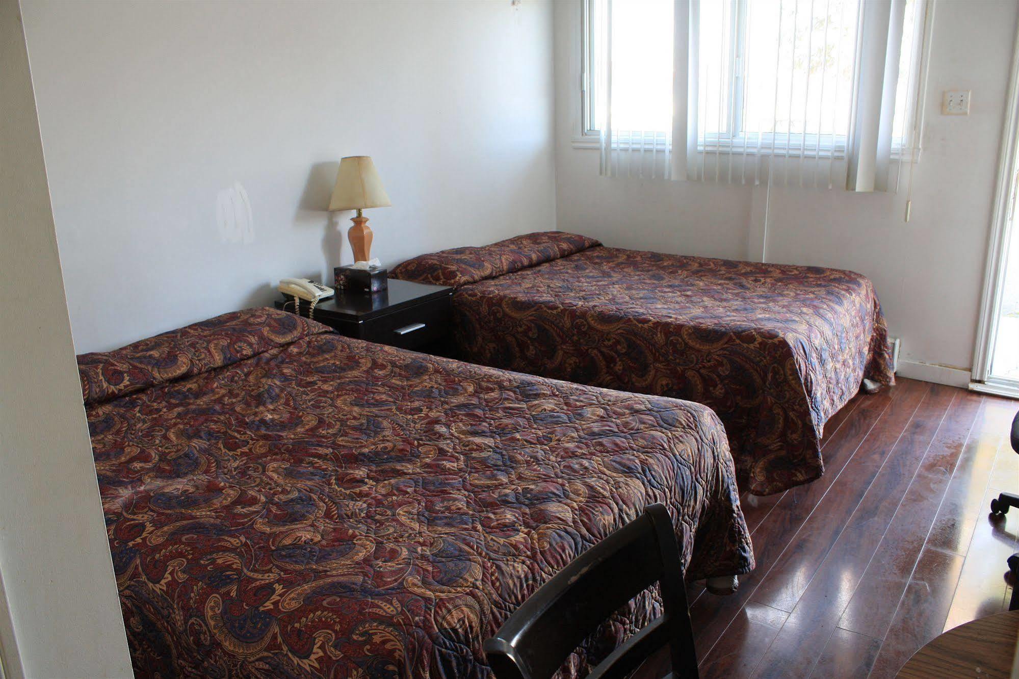 Grand Motel Saint-Hubert Longueuil Εξωτερικό φωτογραφία