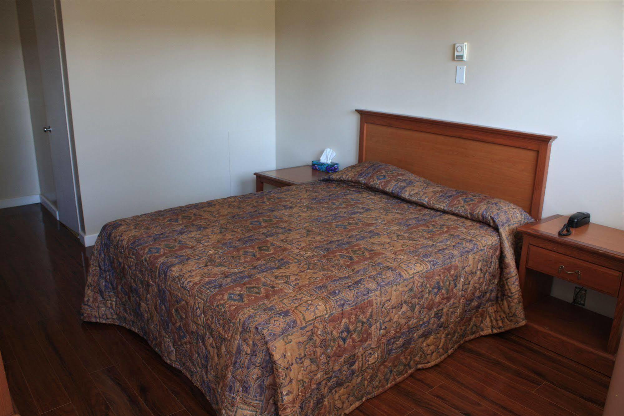 Grand Motel Saint-Hubert Longueuil Εξωτερικό φωτογραφία