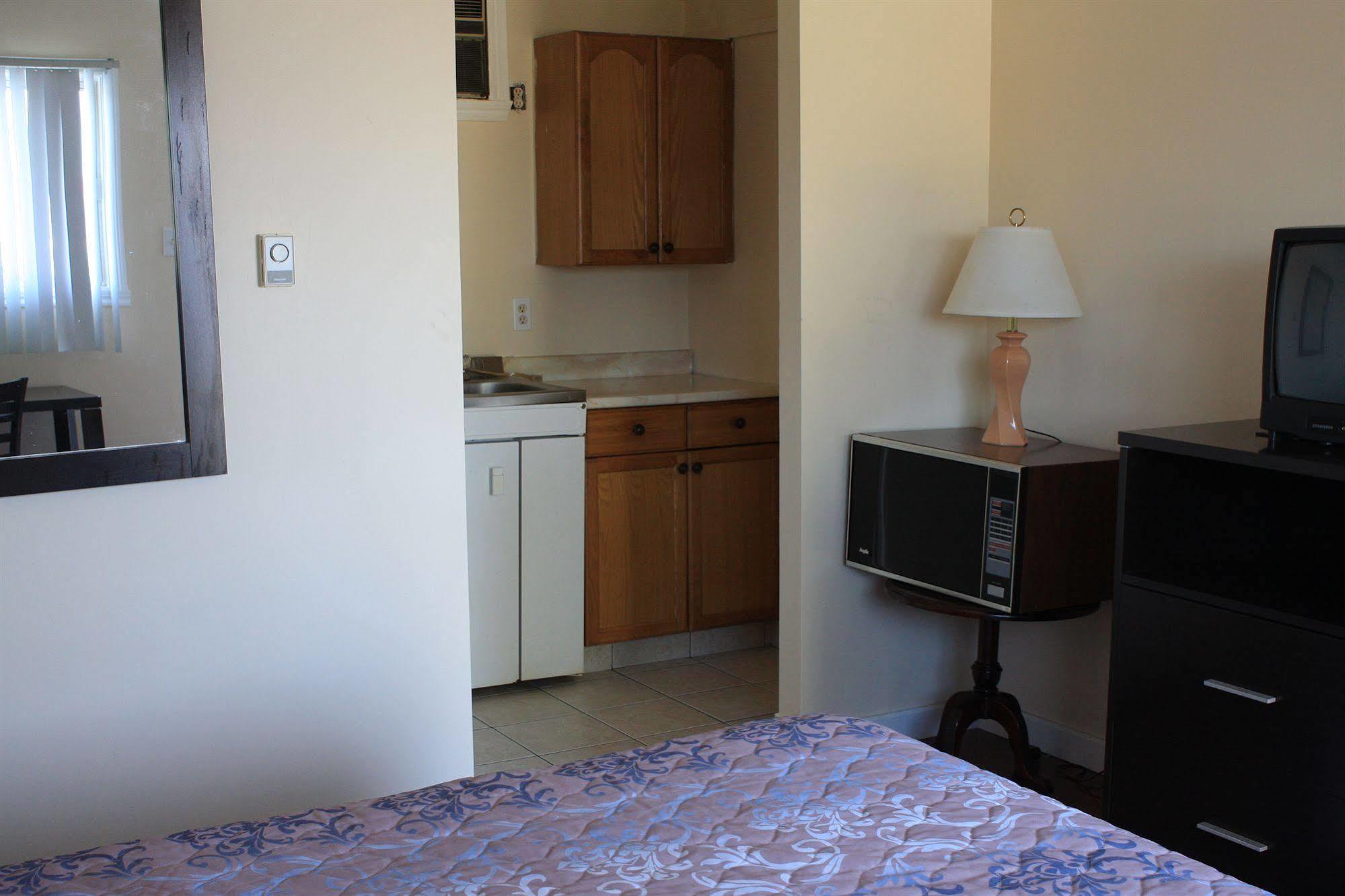 Grand Motel Saint-Hubert Longueuil Εξωτερικό φωτογραφία