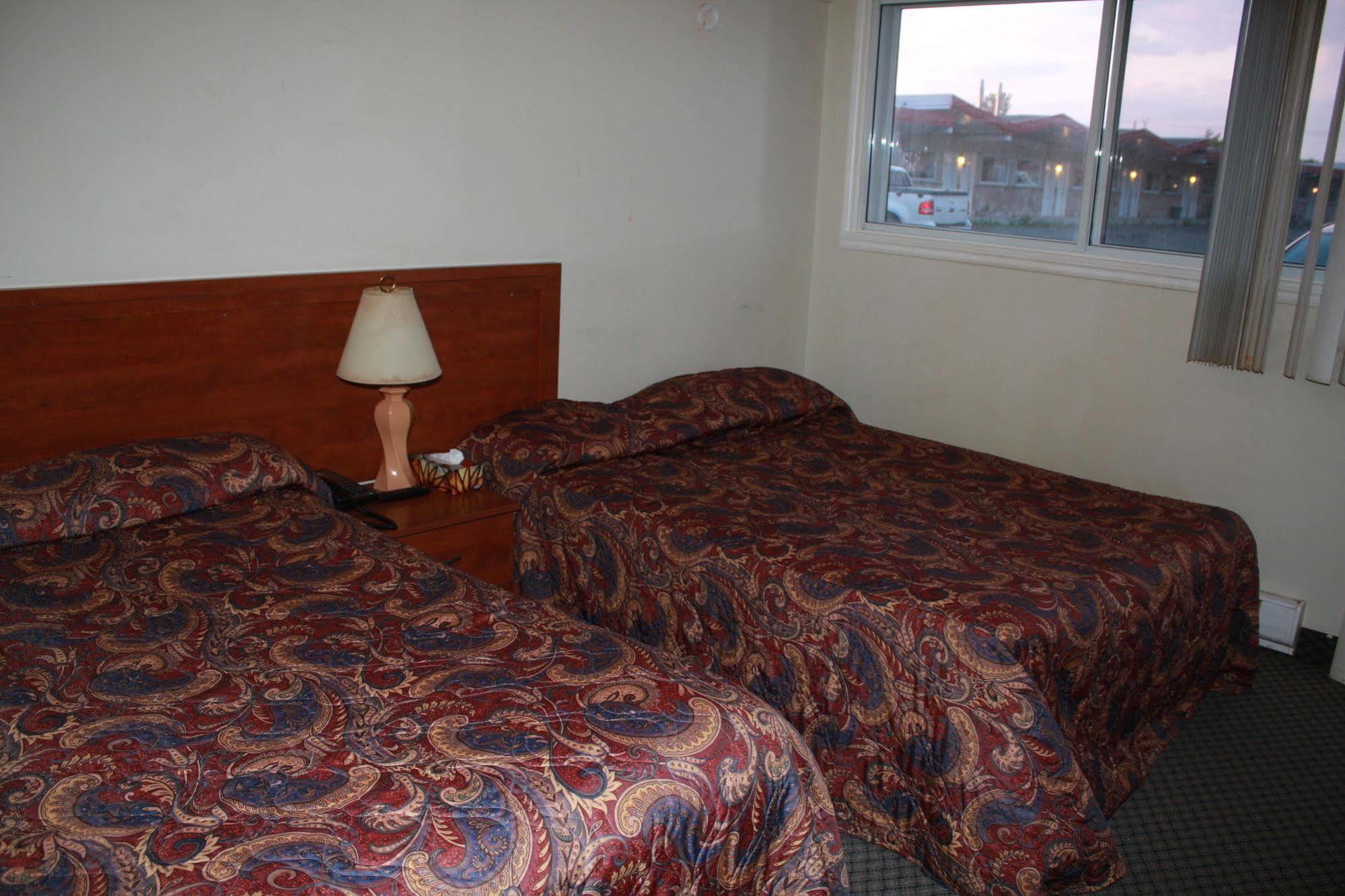 Grand Motel Saint-Hubert Longueuil Εξωτερικό φωτογραφία