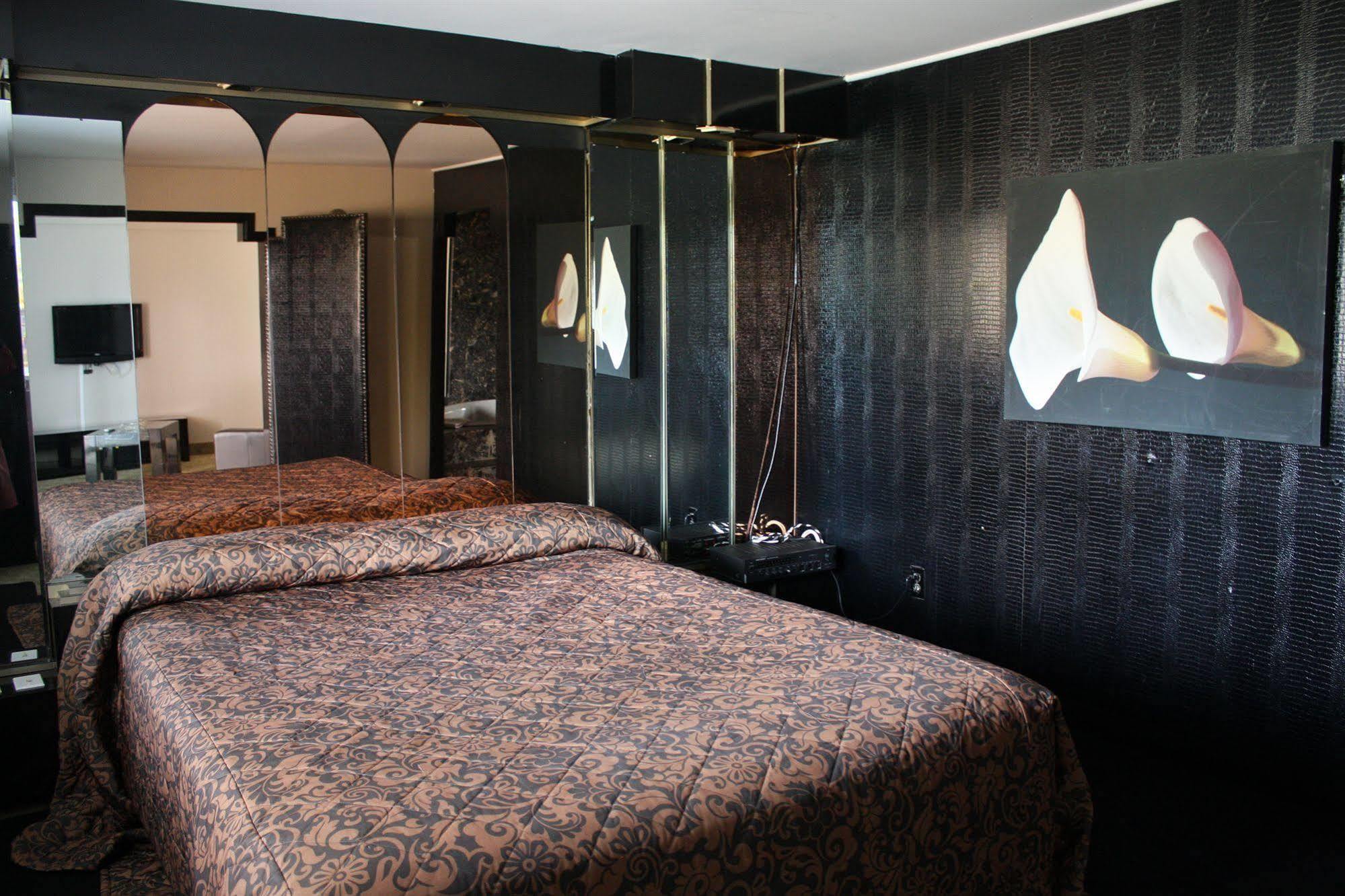 Grand Motel Saint-Hubert Longueuil Εξωτερικό φωτογραφία